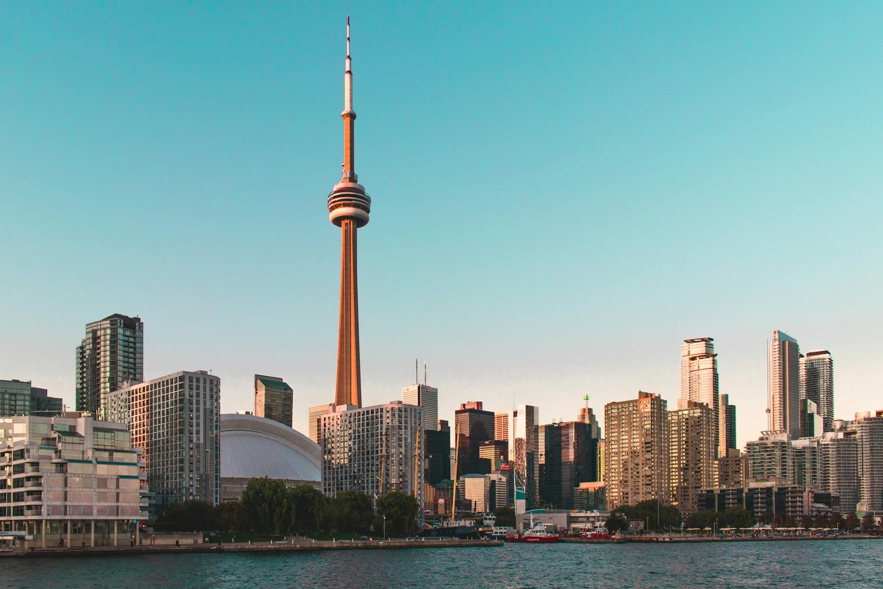 Explore the 6ix: The Ultimate Guide to a Thrilling Toronto Vacation